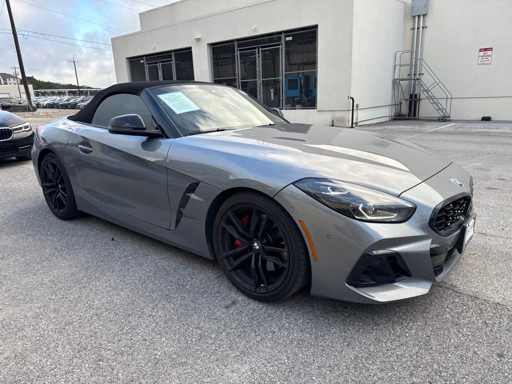 Certified 2024 BMW Z4 M40i w/ Premium Package RWD image 3