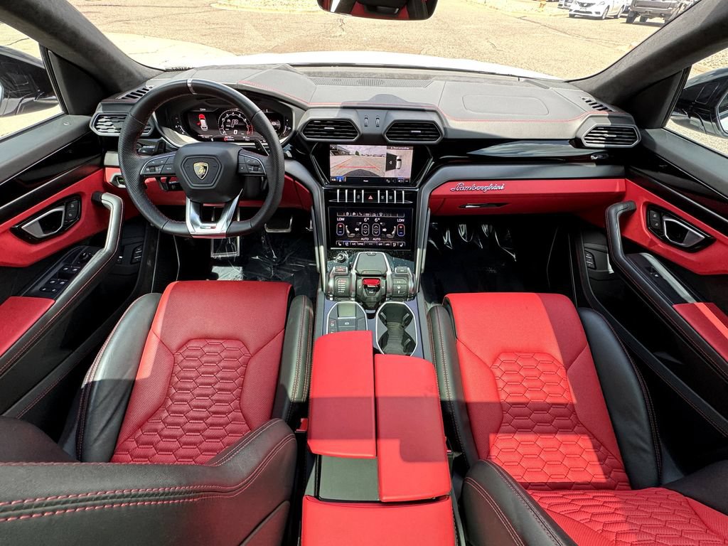 Used 2022 Lamborghini Urus AWD/4WD image 36