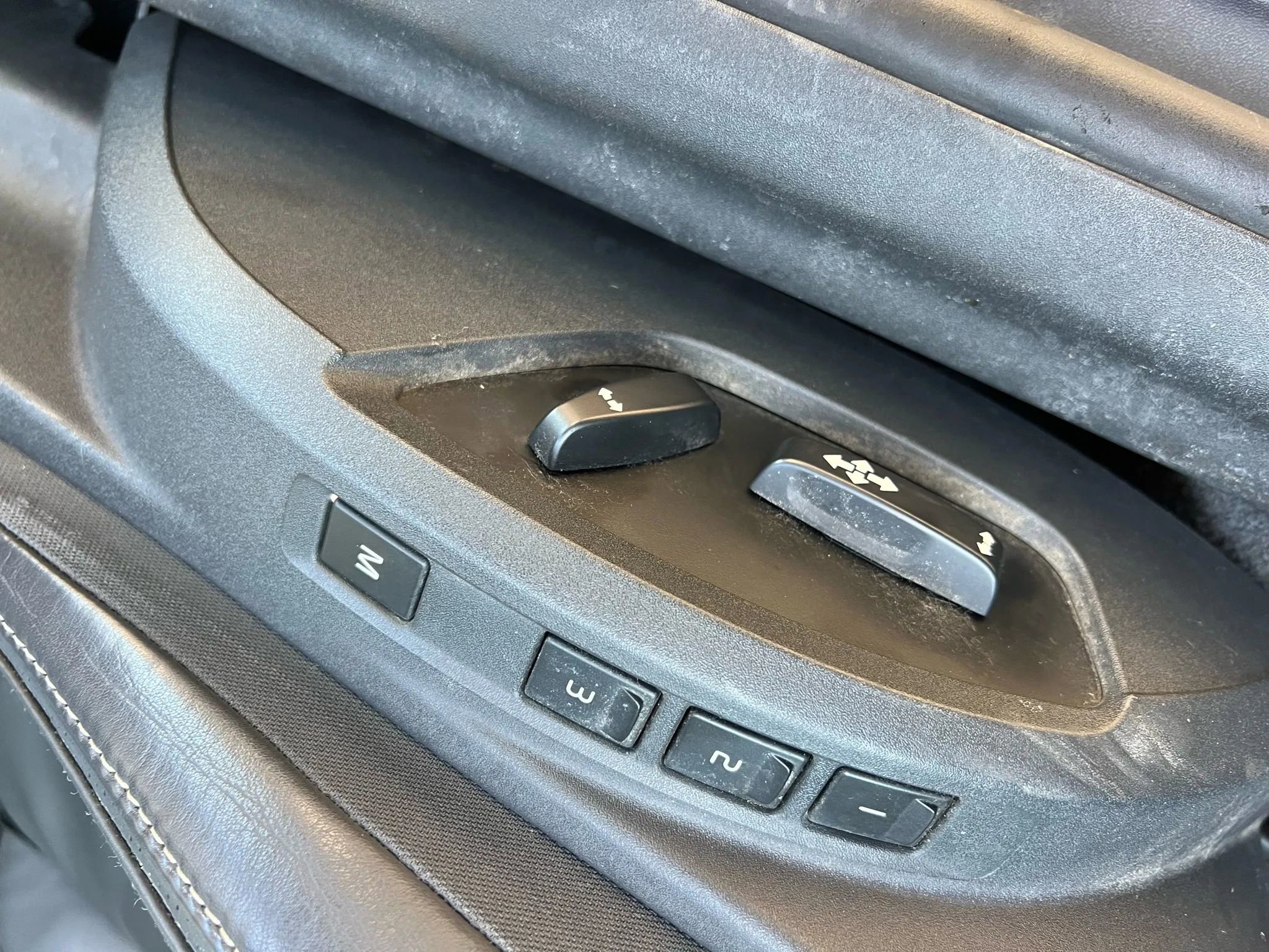 Used 2011 Volvo C70 T5 w/ Convenience Pkg FWD image 31