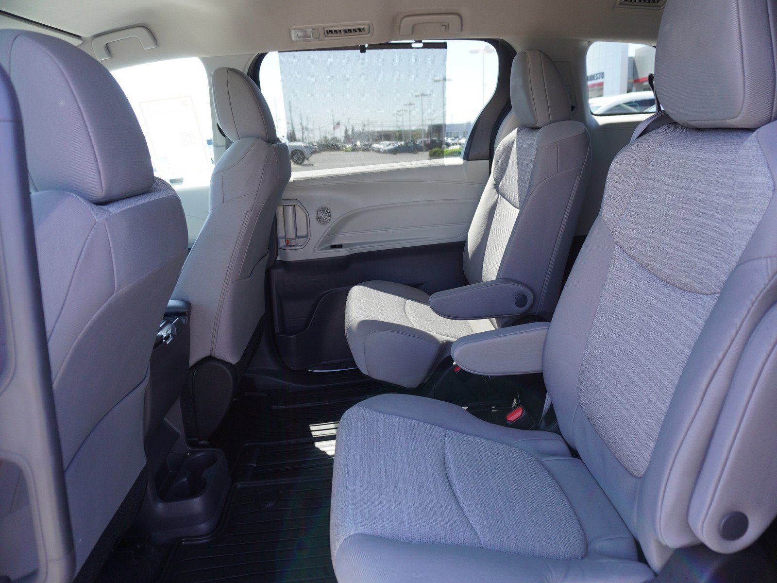 Used 2022 Toyota Sienna LE image 14