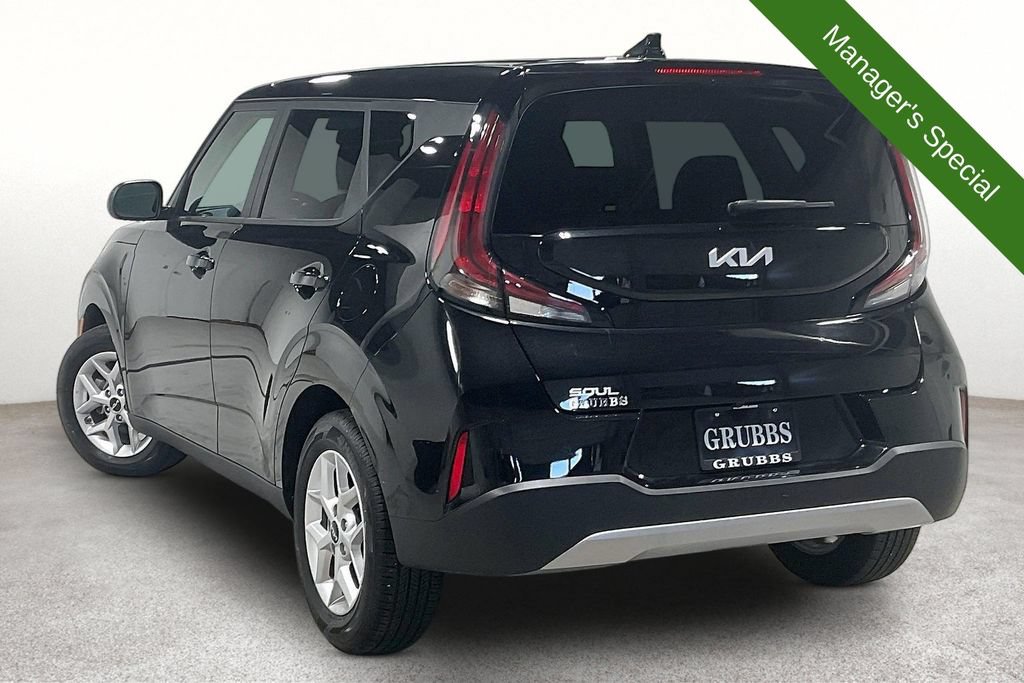 Used 2025 Kia Soul LX FWD image 15