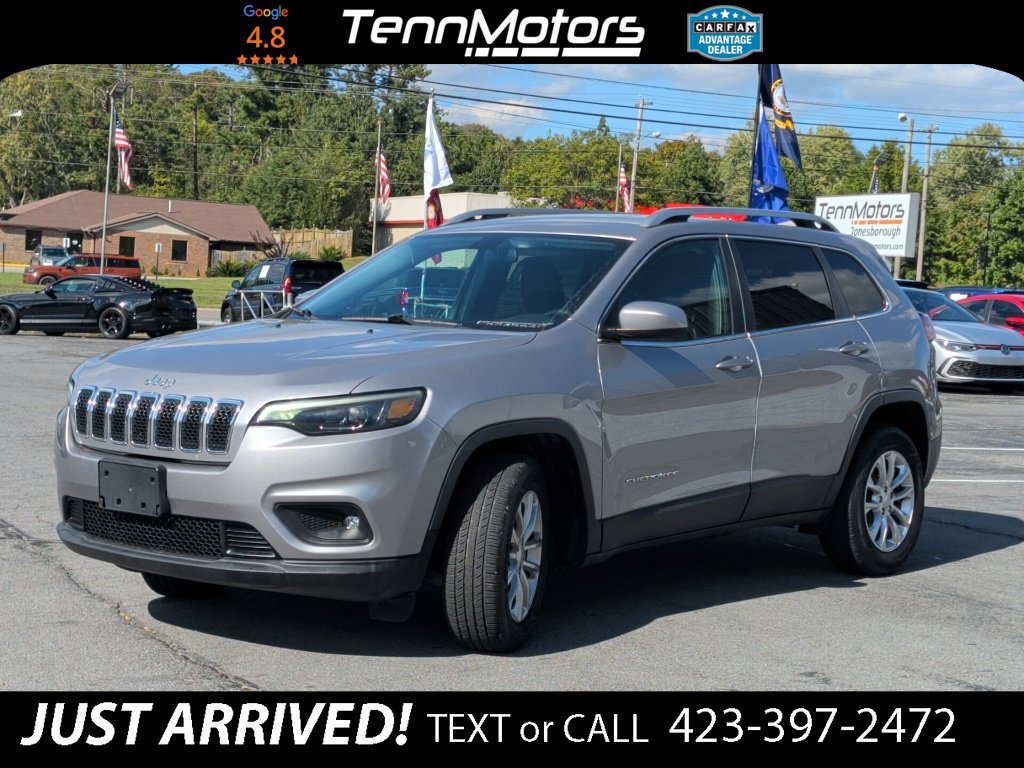 Used 2019 Jeep Cherokee Latitude w/ Cold Weather Group AWD/4WD image 1