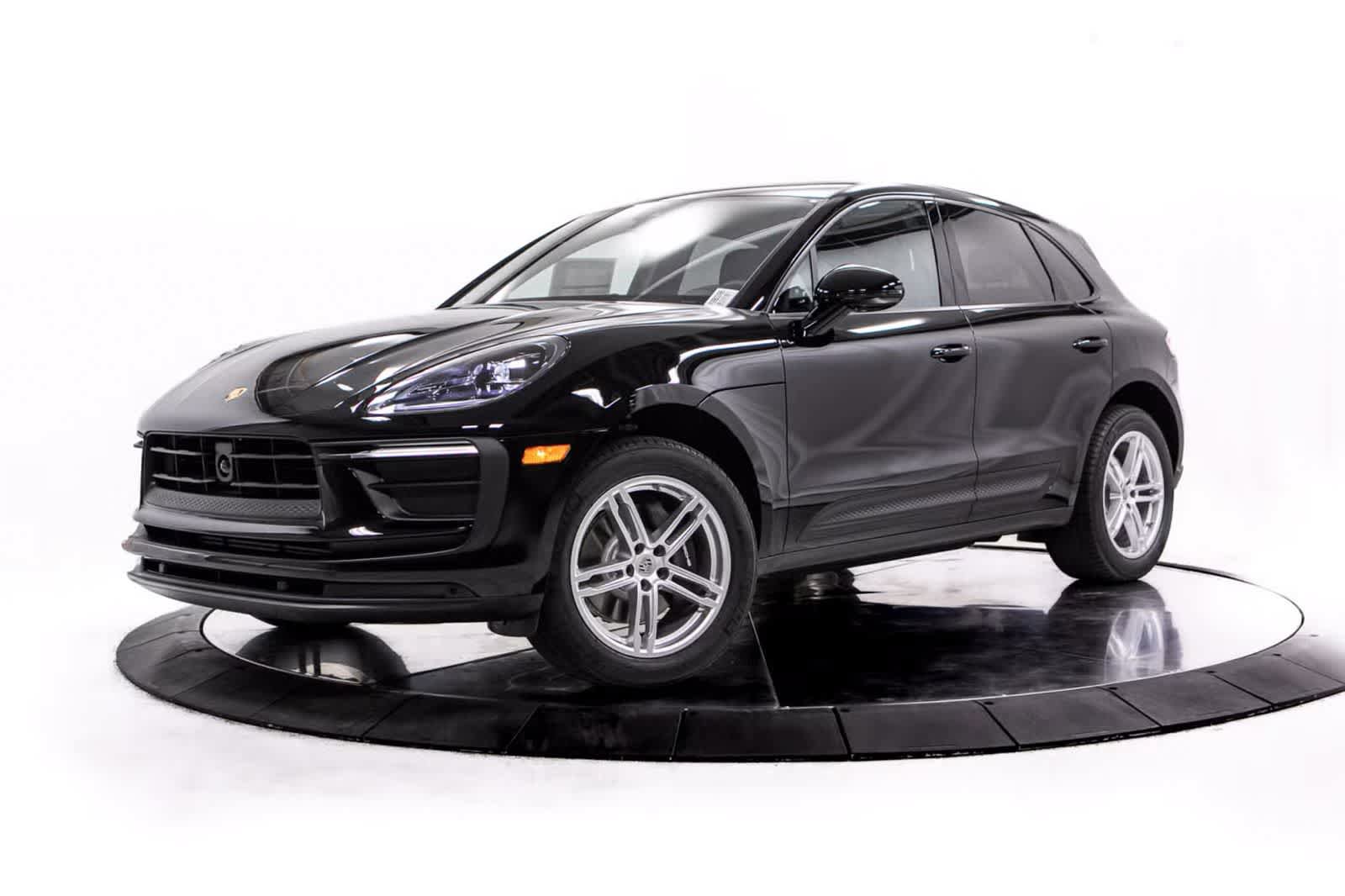 Certified 2026 Porsche Macan AWD/4WD image 1
