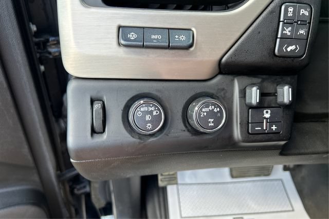 Used 2019 GMC Yukon Denali w/ Denali Ultimate Package AWD/4WD image 18