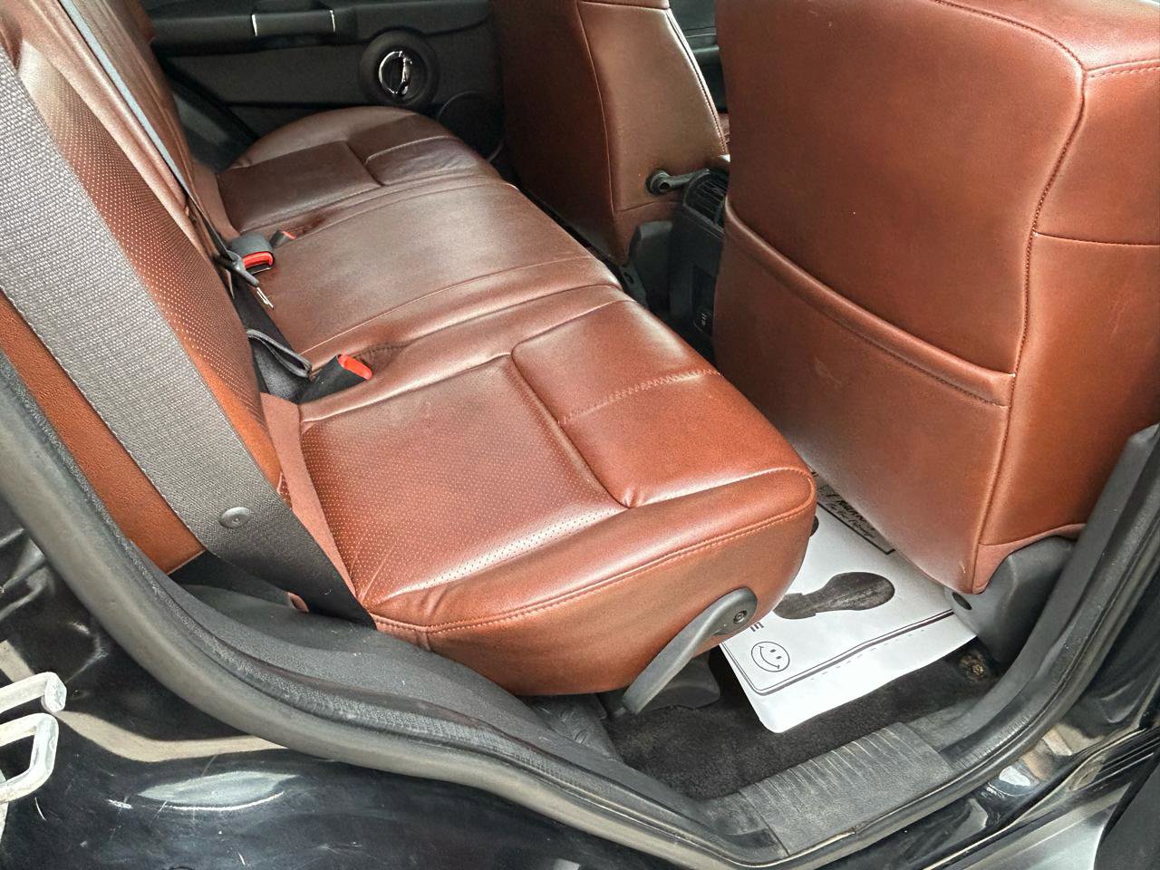 Used 2008 Jeep Commander Limited w/ Trailer Tow Group IV image 11