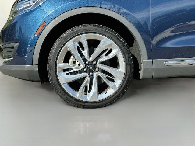Used 2017 Lincoln MKX Reserve w/ Luxury Package AWD/4WD image 34