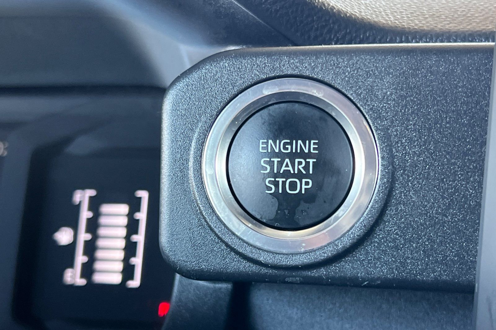 Certified 2025 Toyota 4Runner SR5 image 27