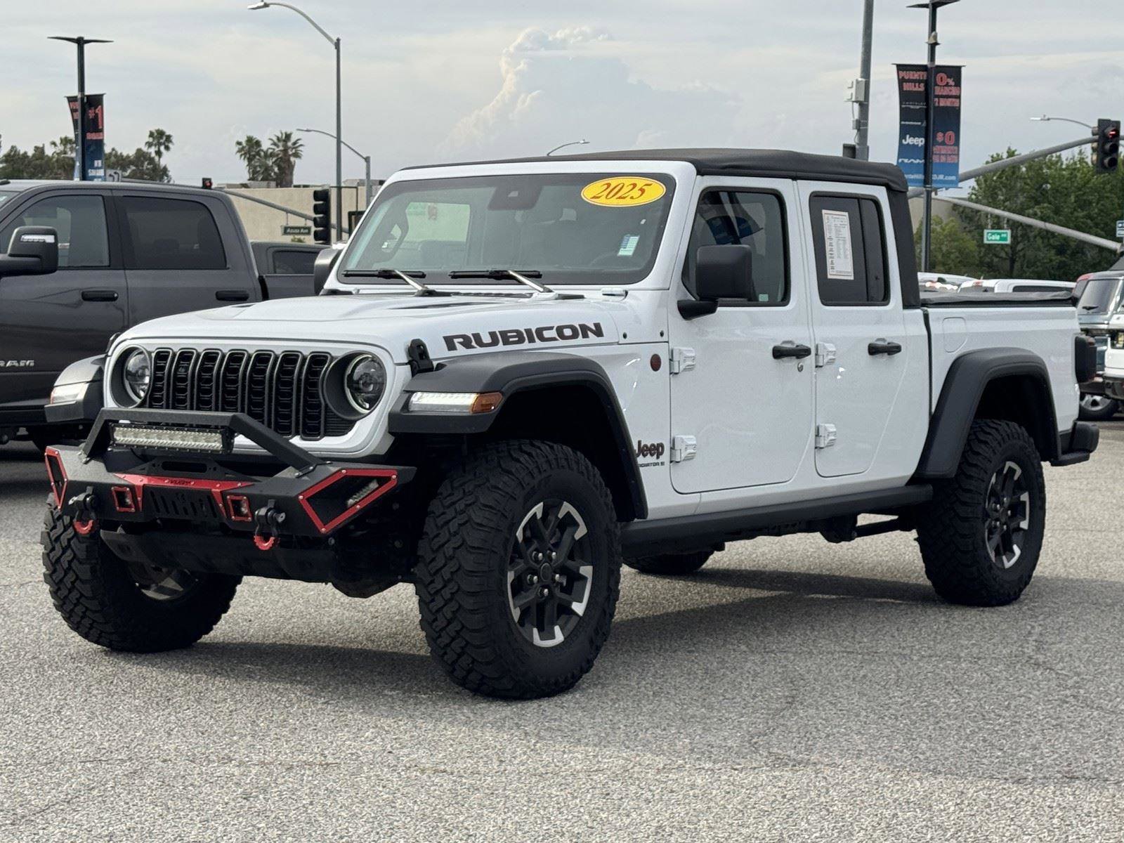 Certified 2025 Jeep Gladiator Rubicon w/ Convenience Group AWD/4WD image 4