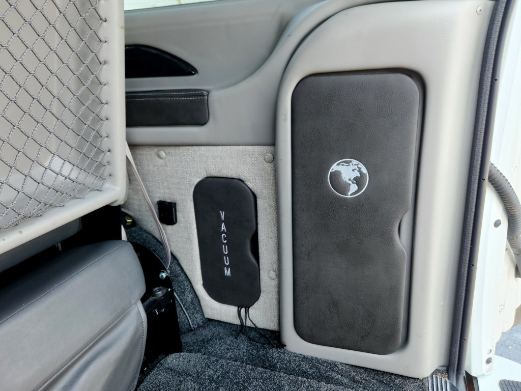 Used 2020 Chevrolet Express 2500 Extended w/ Enhanced Convenience Package RWD image 26