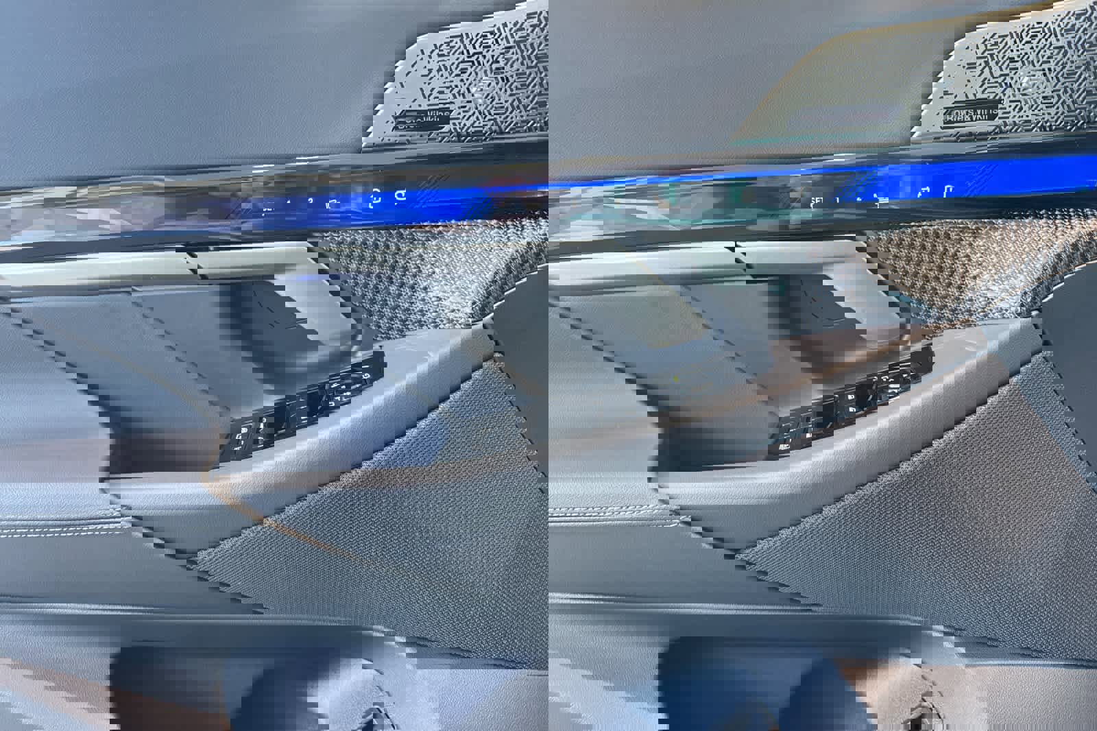 New 2026 BMW M5 w/ Carbon Package image 13