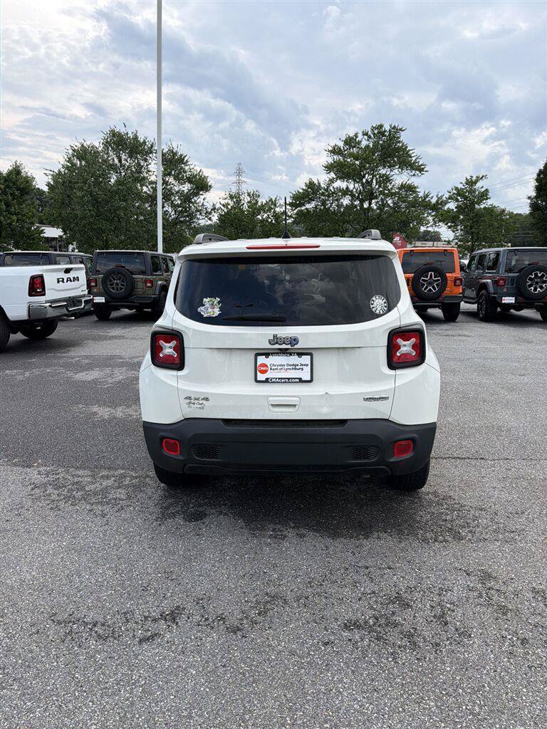 Used 2019 Jeep Renegade Latitude AWD/4WD image 6