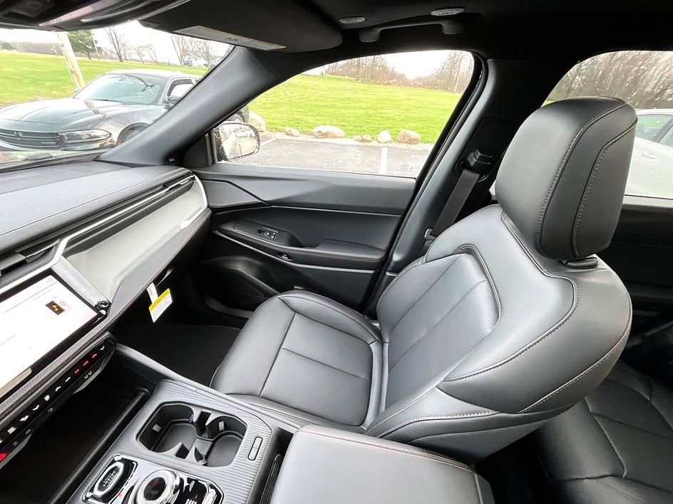 New 2026 Jeep Cherokee Limited AWD/4WD image 30