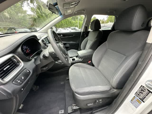 Used 2019 Kia Sorento AWD V6 image 15