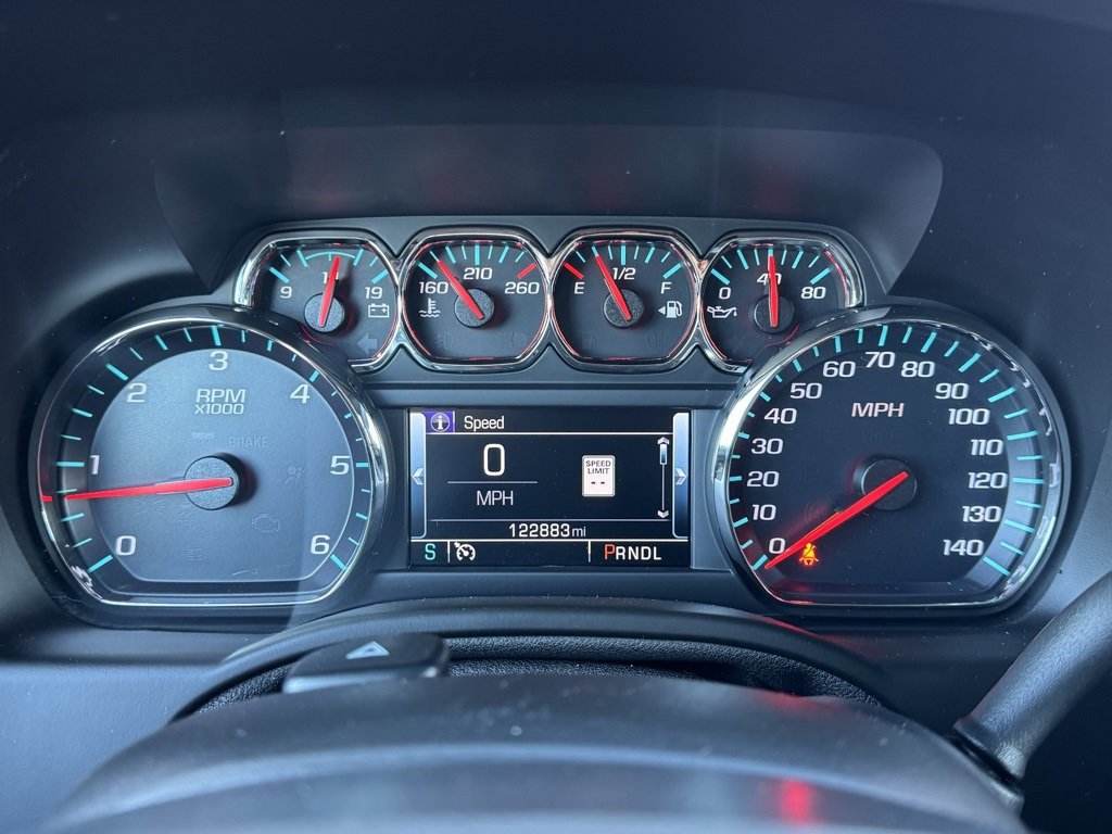 Used 2018 Chevrolet Suburban LT image 10