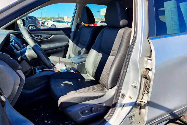Used 2018 Nissan Rogue SV AWD/4WD image 18
