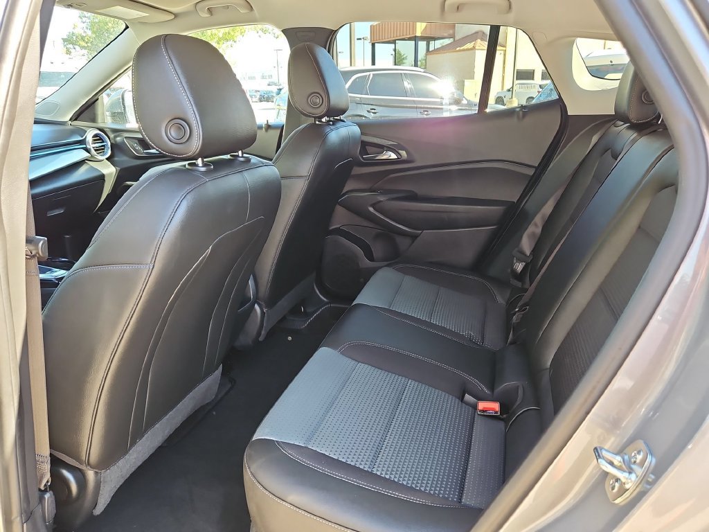 Used 2026 Chevrolet Trax LT FWD image 28