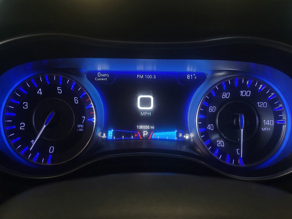 Used 2016 Chrysler 300 C image 23