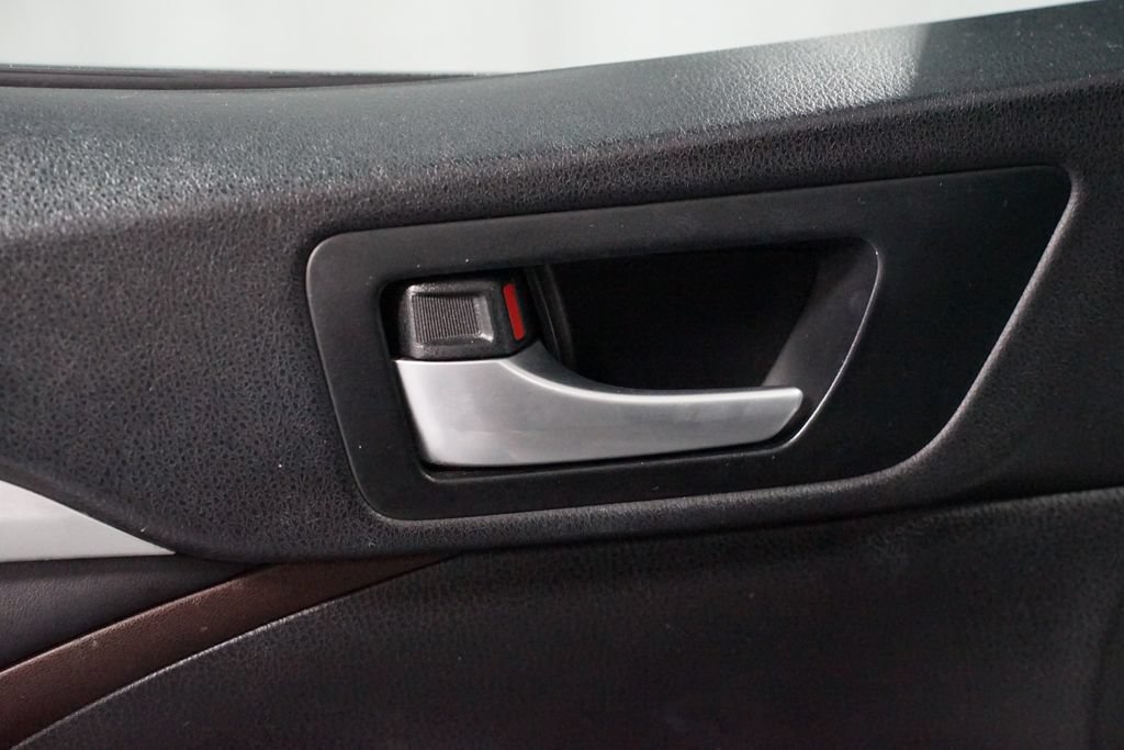 Used 2016 Toyota Highlander XLE FWD image 31