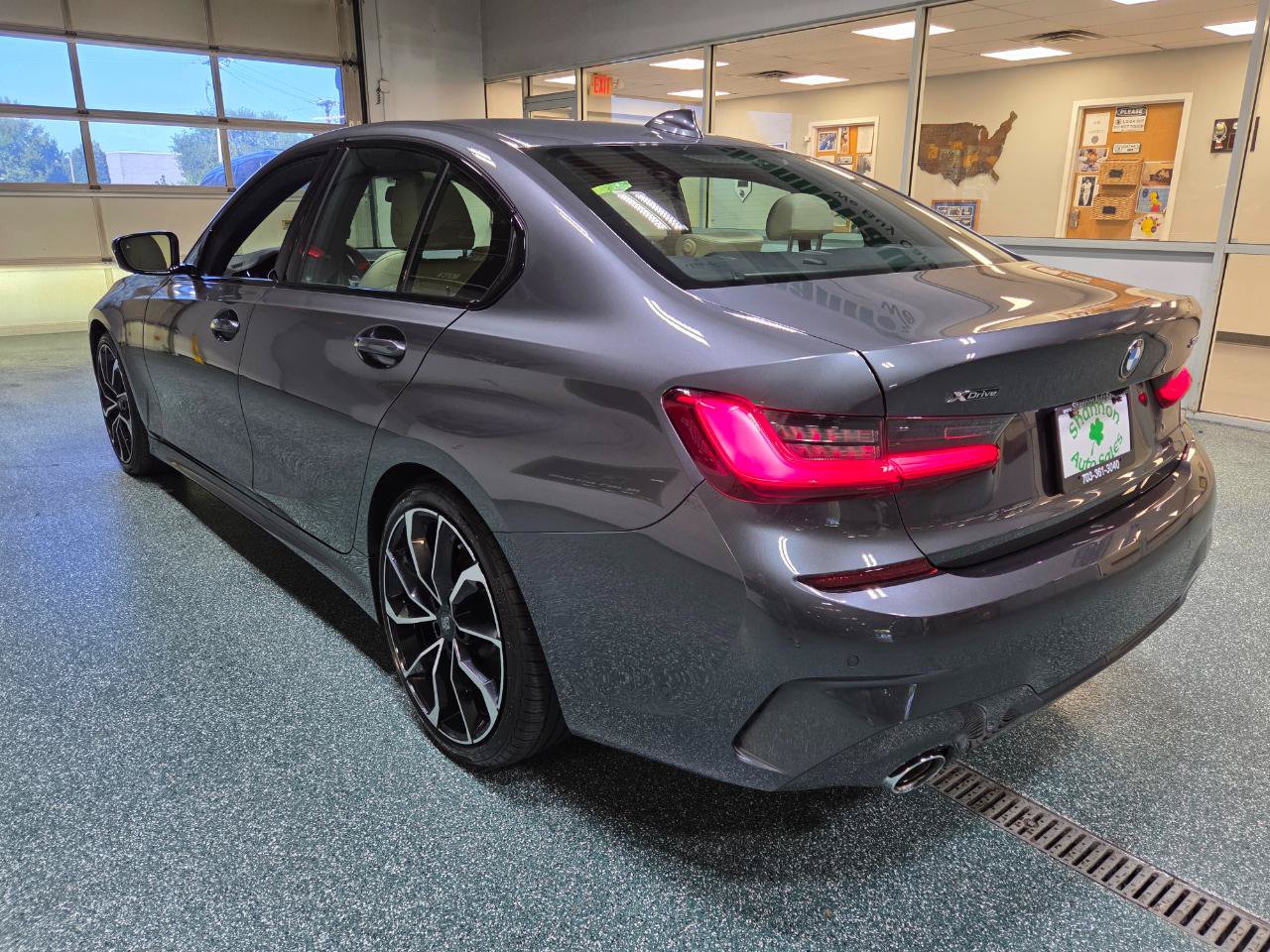 Used 2021 BMW 330i xDrive Sedan w/ M Sport Package AWD/4WD image 6