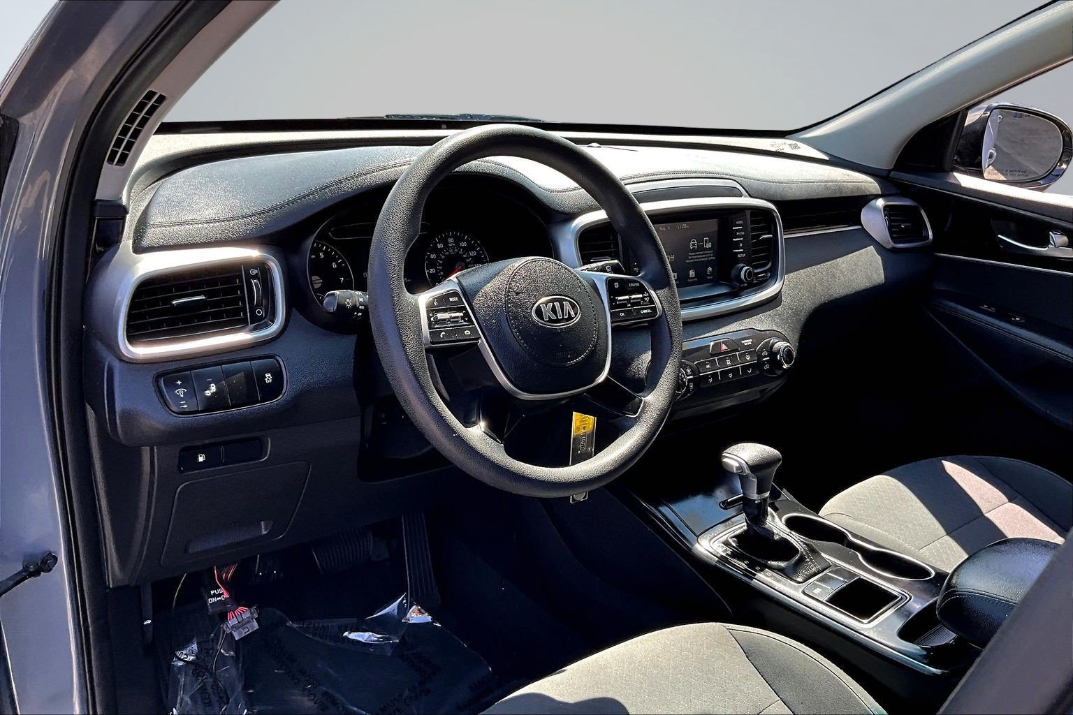 Used 2020 Kia Sorento LX FWD image 16