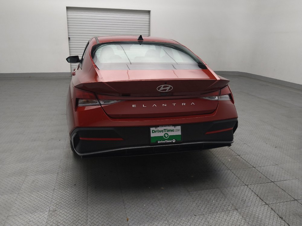 Used 2025 Hyundai Elantra SE FWD image 6