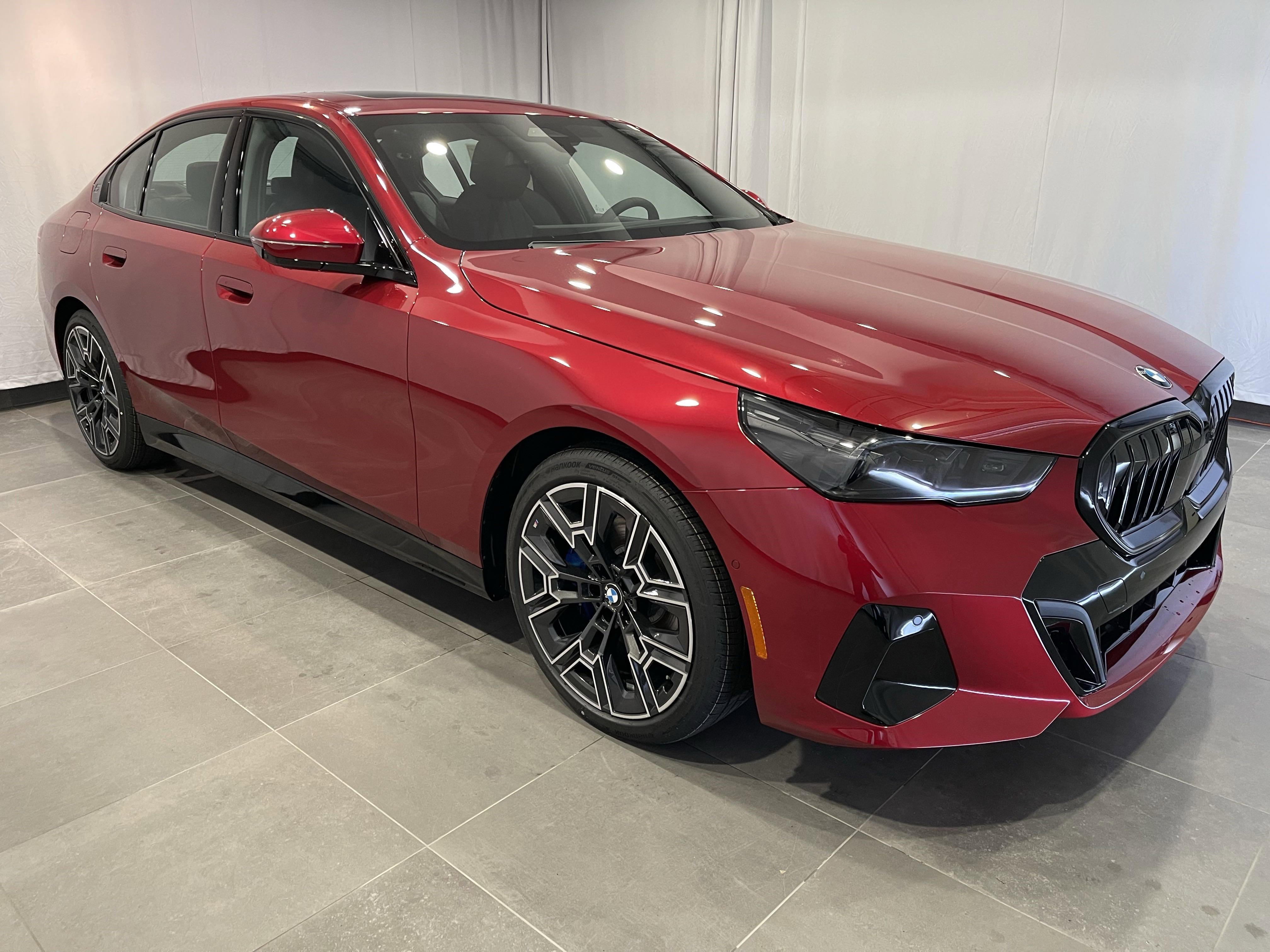 Used 2026 BMW 530i xDrive w/ M Sport Package AWD/4WD image 3