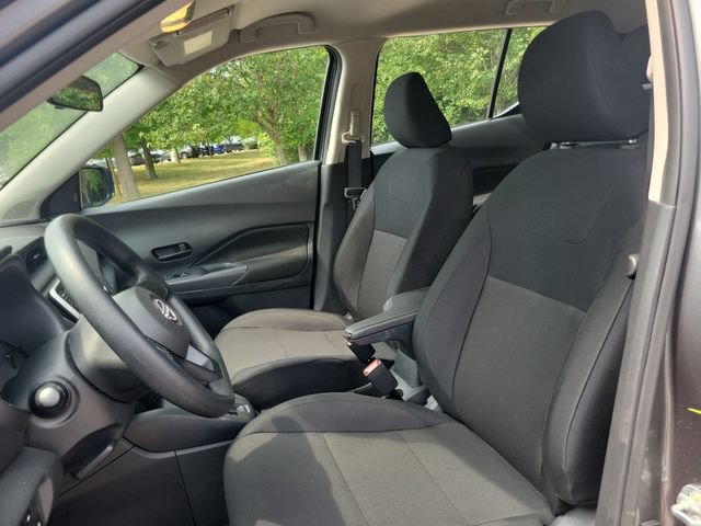 Used 2025 Nissan Kicks Play S FWD image 7