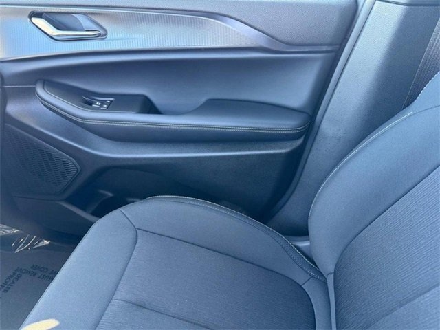 Used 2025 Jeep Grand Cherokee Laredo X image 27