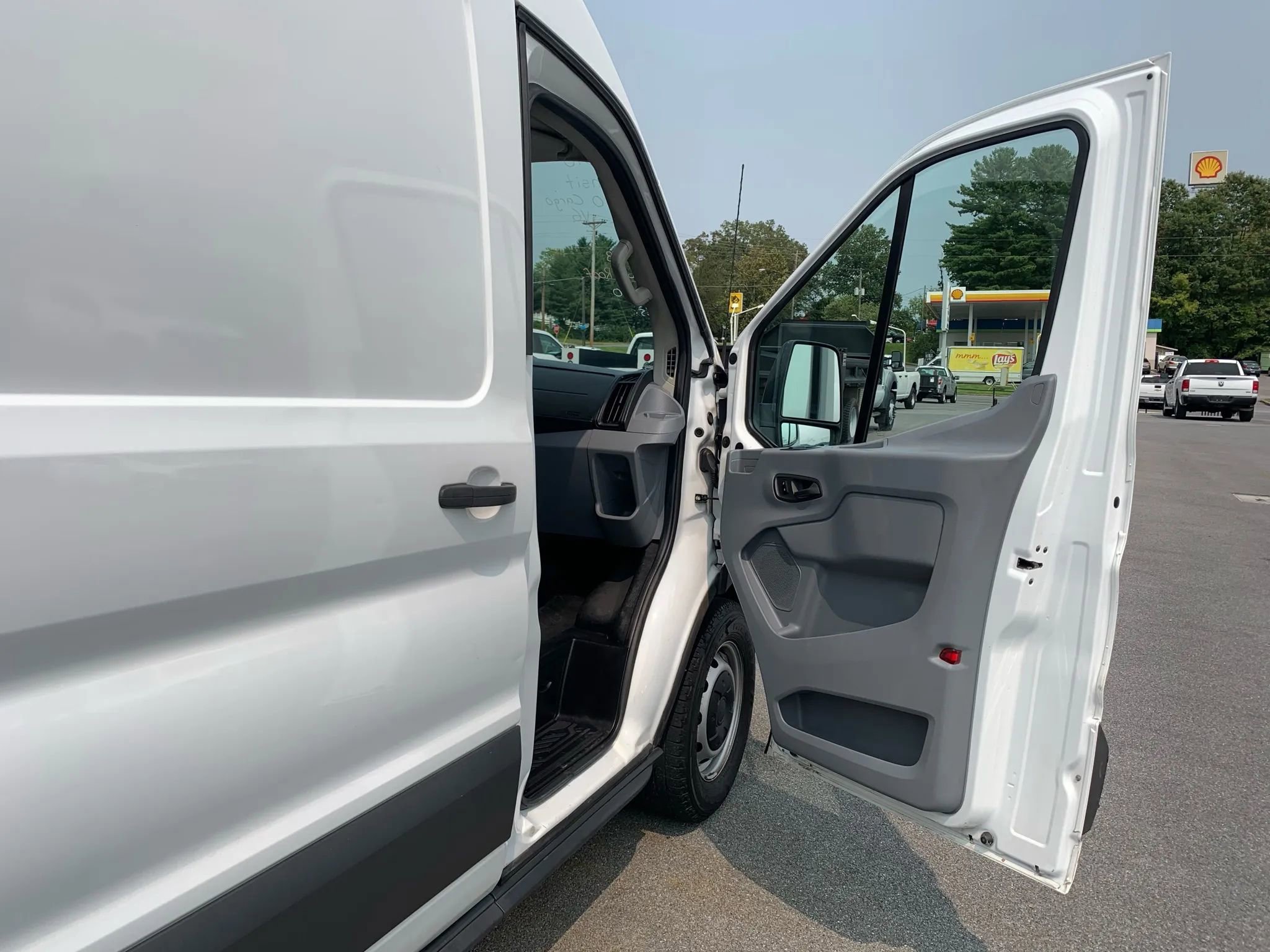 Used 2016 Ford Transit 150 130 Medium Roof RWD image 18
