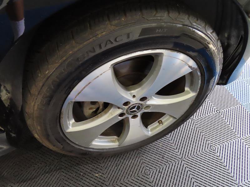 Used 2019 Mercedes-Benz GLE 400 4MATIC w/ Premium 3 Package image 9