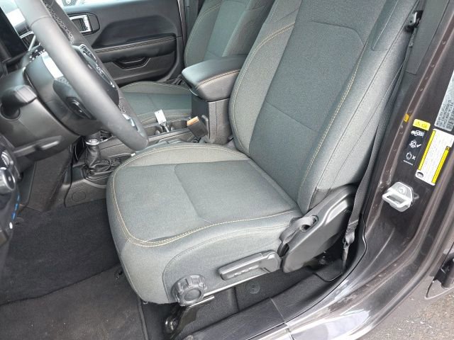 Used 2025 Jeep Wrangler Unlimited Sahara w/ Safety Group image 14