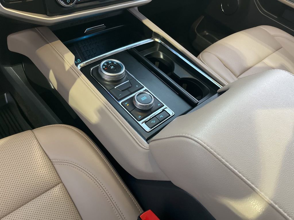 Used 2023 Ford Expedition Max XLT image 21