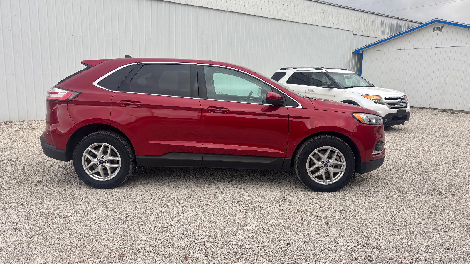 Certified 2022 Ford Edge SEL w/ Convenience Package image 2