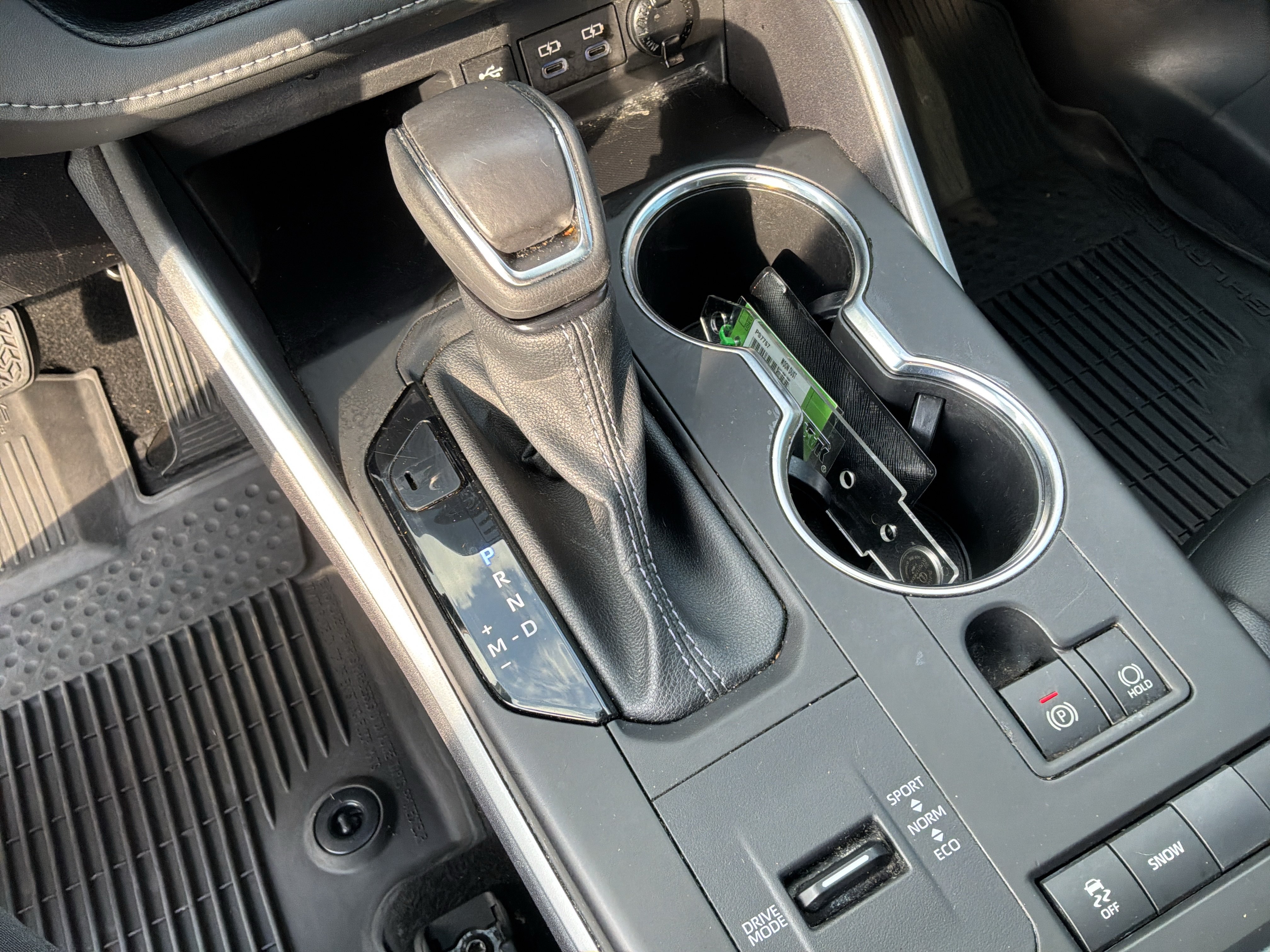 Used 2022 Toyota Highlander XLE FWD image 26