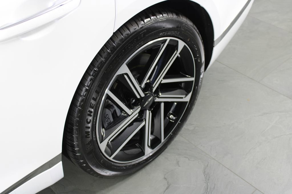 Used 2025 Genesis G80 2.5T Advanced image 10