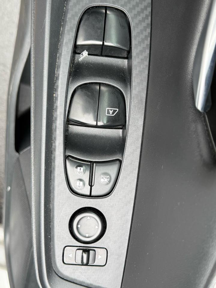 Used 2021 Nissan Sentra SV FWD image 12