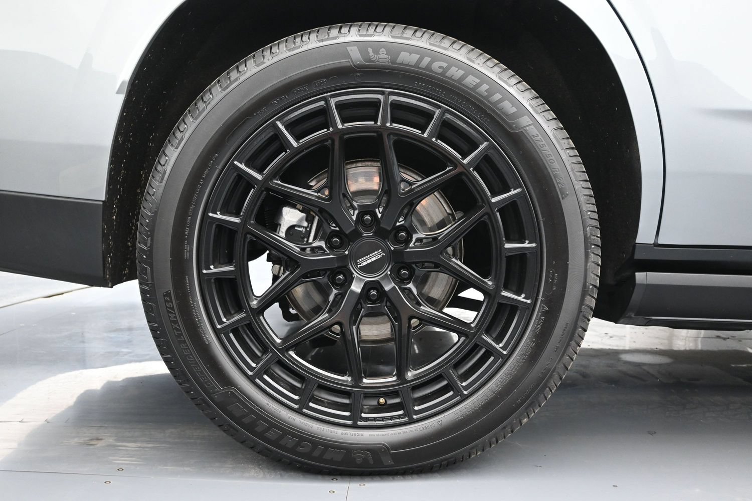 Used 2025 GMC Yukon AT4 w/ AT4 Premium Plus Package AWD/4WD image 18