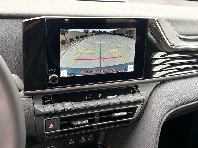 Used 2025 Toyota Camry SE image 18