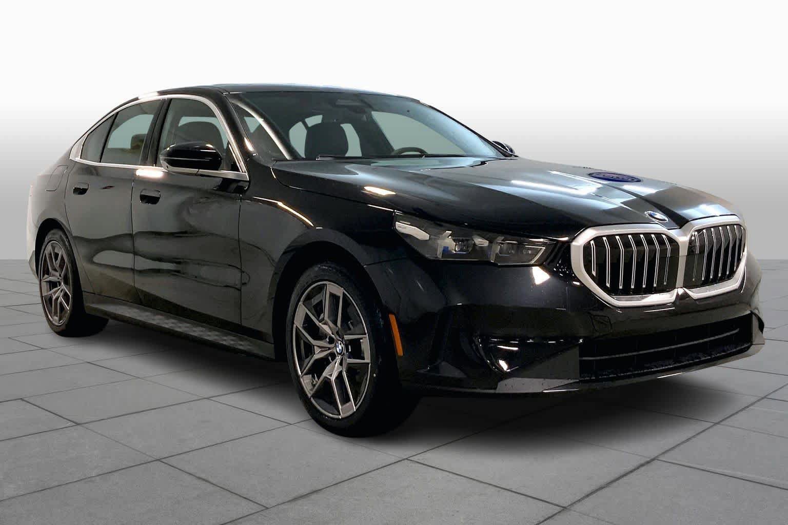 New 2026 BMW 530i xDrive w/ Premium Package AWD/4WD image 2