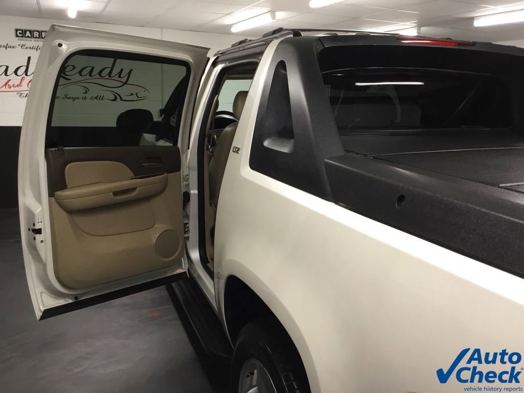 Used 2011 Chevrolet Avalanche LTZ image 39