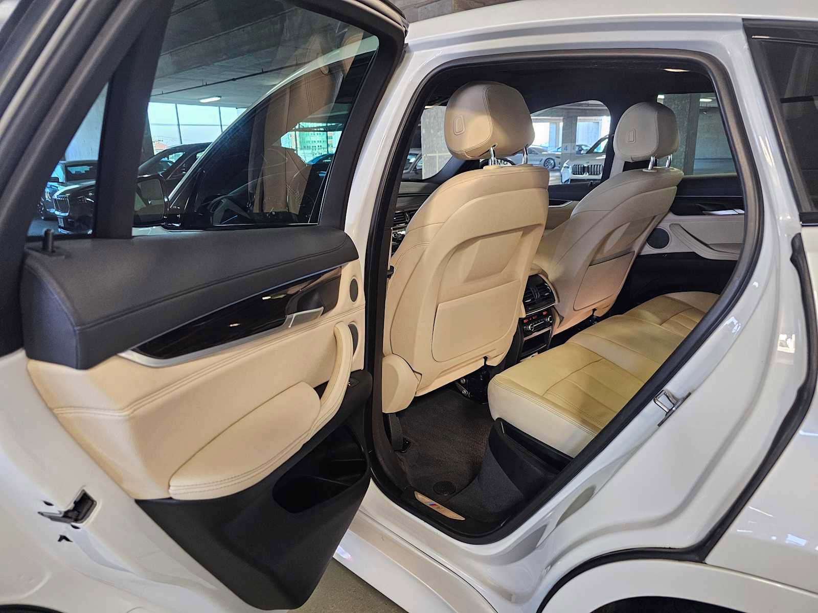 Used 2019 BMW X6 xDrive35i w/ M Sport Package image 35