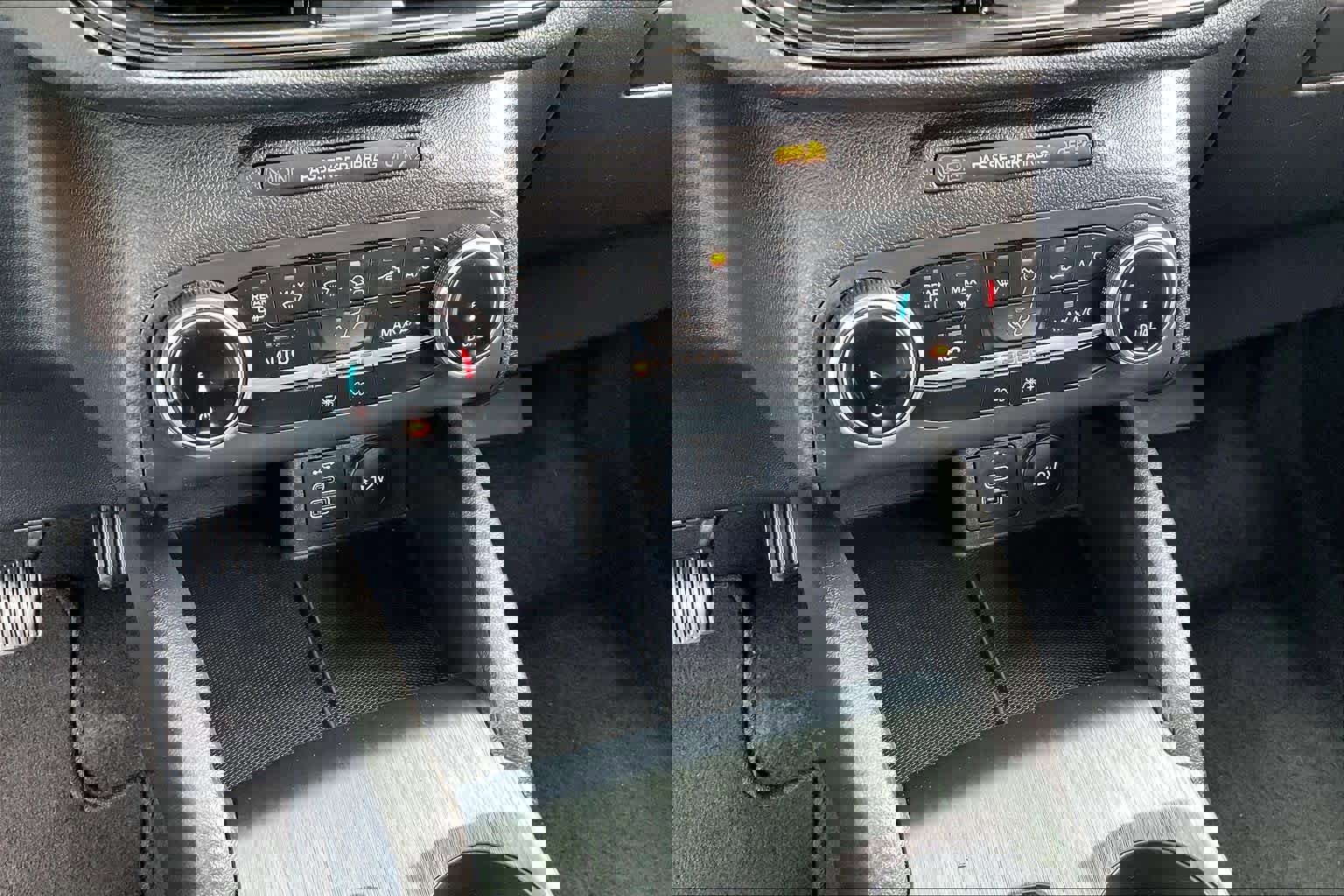 Used 2025 Ford Escape ST-Line image 31