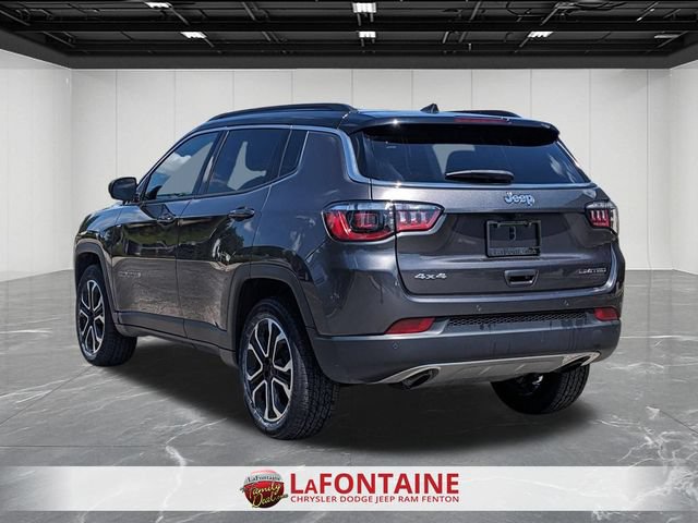 Used 2023 Jeep Compass Limited AWD/4WD image 3