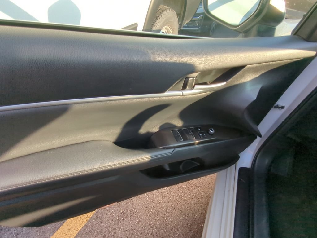 Used 2024 Toyota Camry XSE FWD image 8