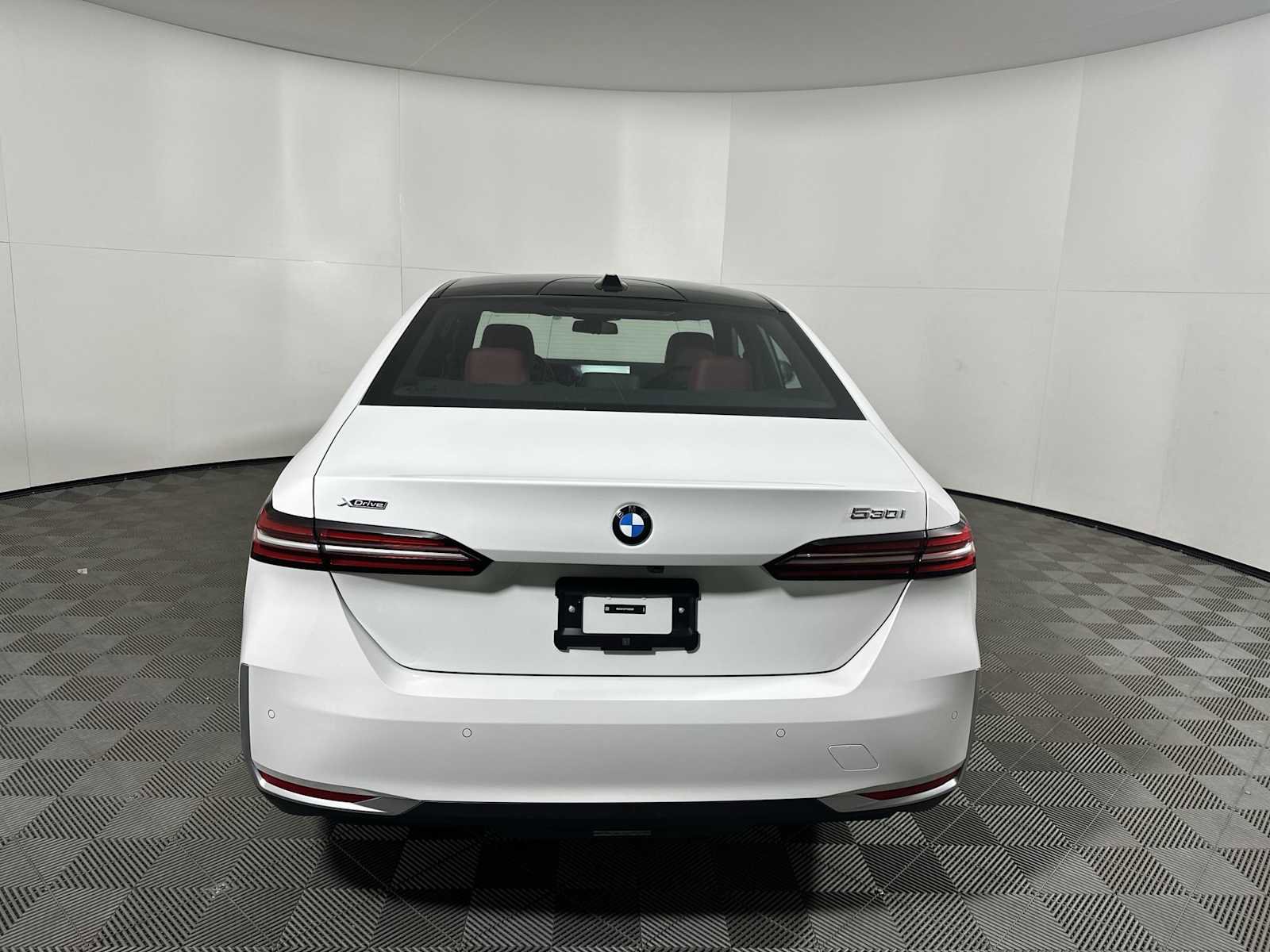 New 2026 BMW 530i xDrive w/ Premium Package image 2