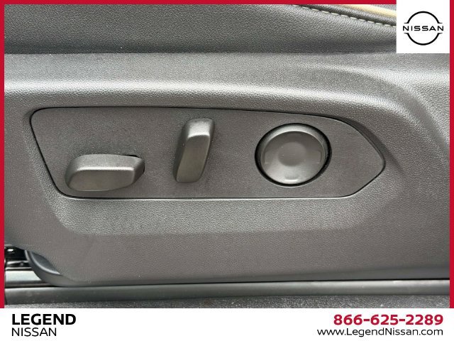 Used 2025 Chevrolet Suburban Premier AWD/4WD image 18