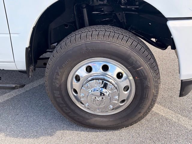 New 2026 RAM 3500 Laramie AWD/4WD image 11