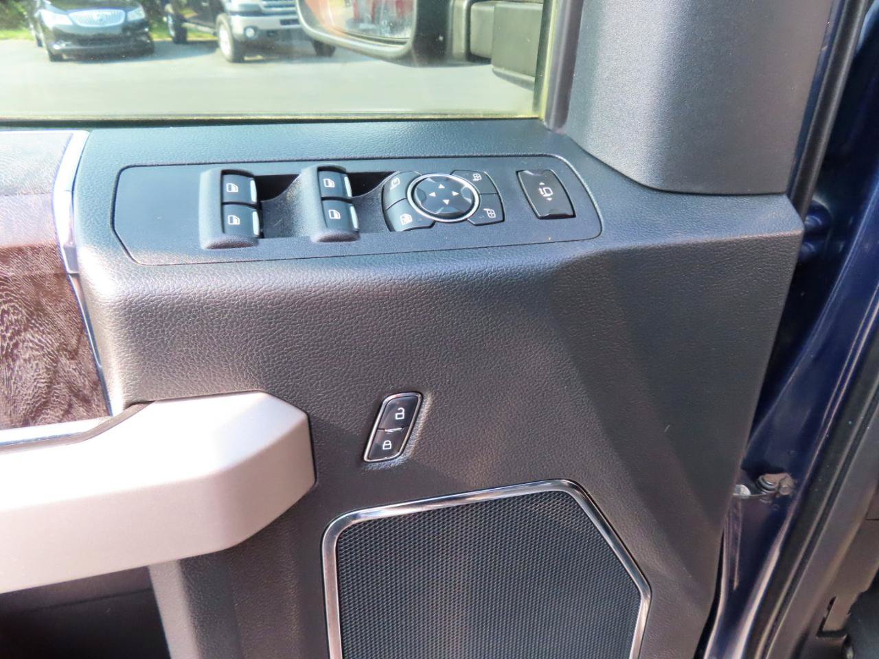Used 2019 Ford F250 Lariat w/ FX4 Off-Road Package AWD/4WD image 26