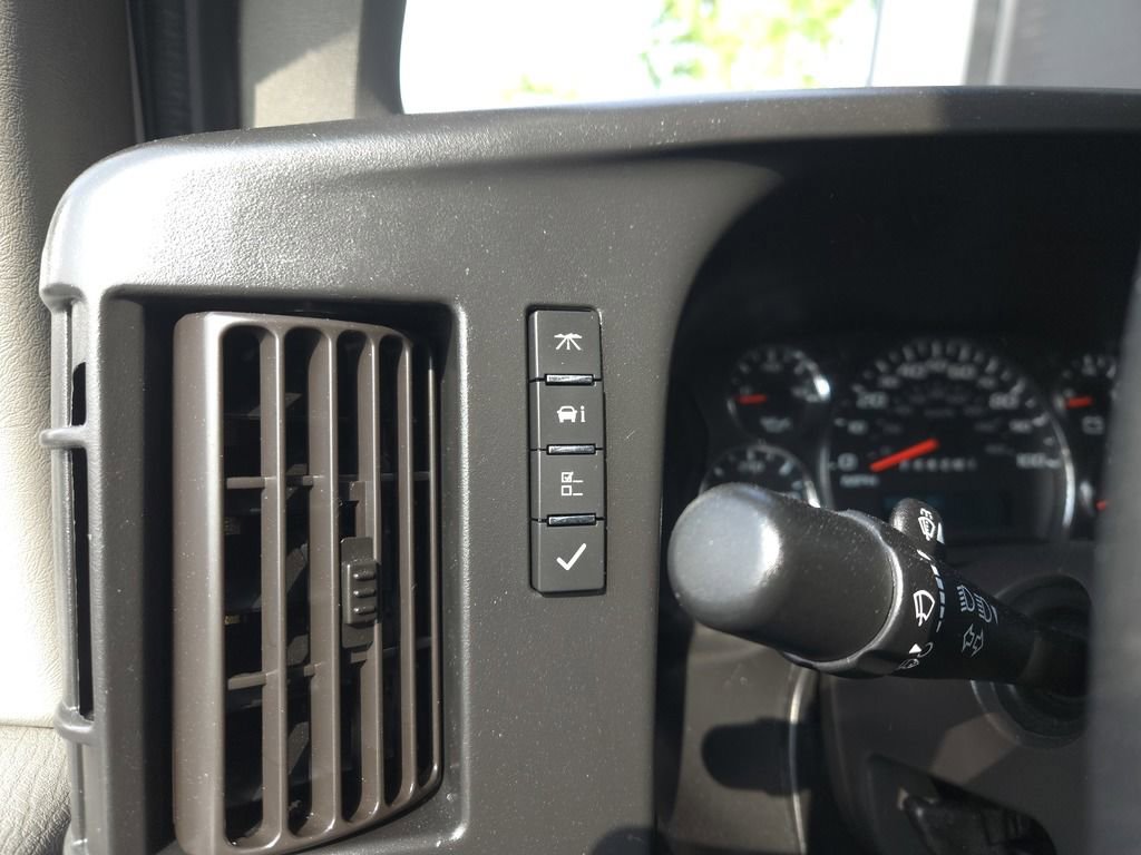 Used 2018 Chevrolet Express 3500 w/ Power Convenience Package image 23