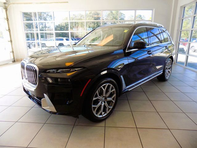Used 2024 BMW X7 xDrive40i image 3
